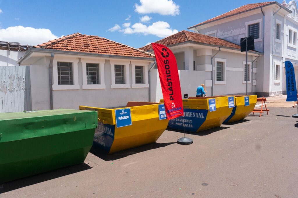 FAC realiza a 8ª edição do Drive-Thru da Reciclagem